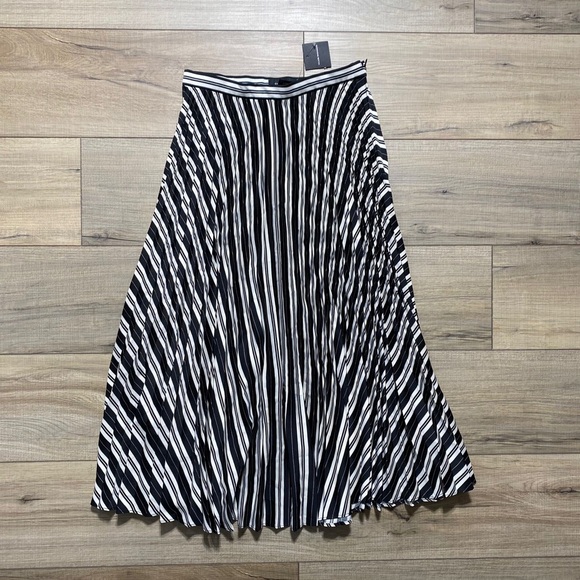 Club Monaco Women's Straight Fit Annina Skirt‎ Size 00 Black Cream - Picture 1 of 12